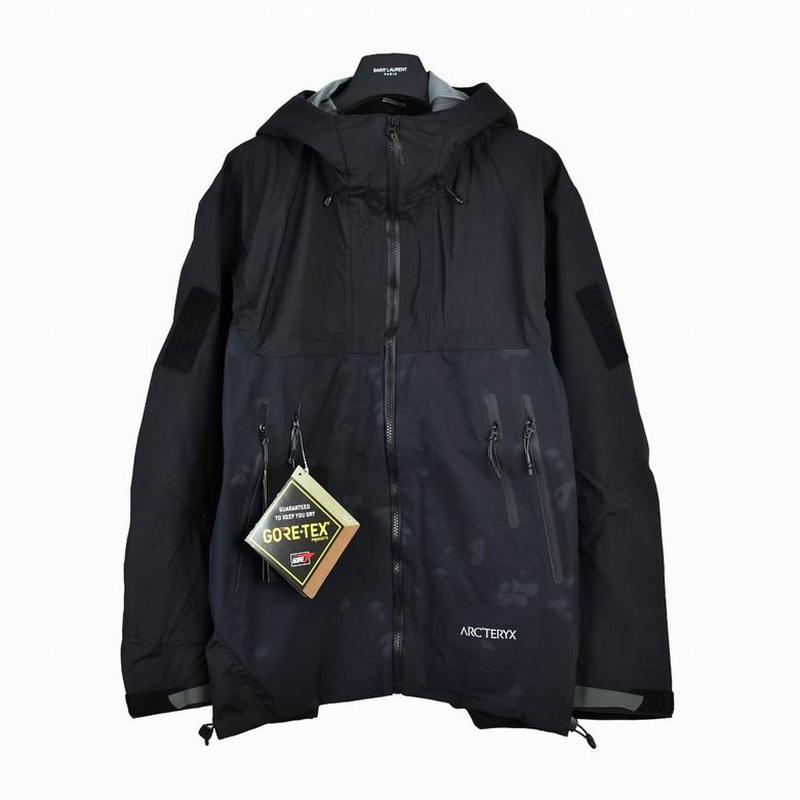 ARC'TERYX Men's Outwear 111